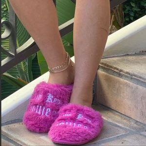 NWT Low Key Boujee Pink Furry Slippers Rubber Soles Size 6-8